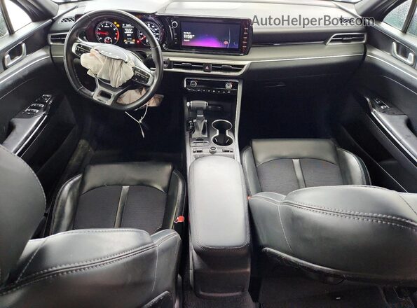 5XXG64J2XRG241340 2024 KIA K5 Black Dashboard view