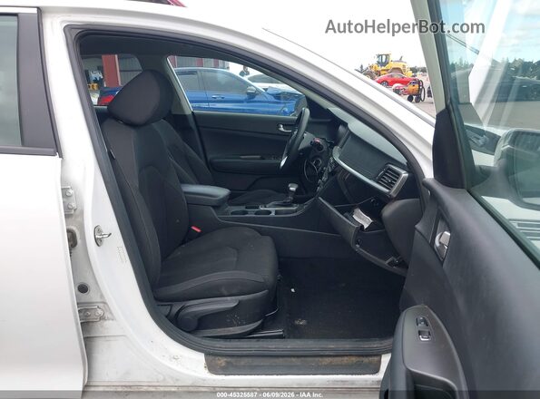 5XXGT4L37LG423325 2020 KIA OPTIMA White Front interior view