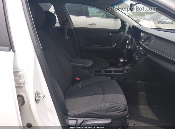5XXGT4L38GG073189 2016 KIA OPTIMA White Front interior view