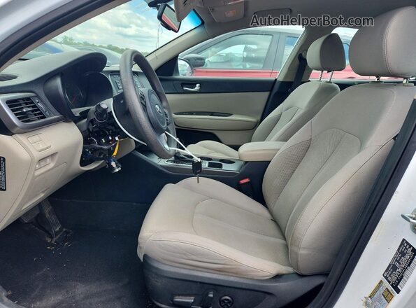 5XXGT4L39GG081026 2016 KIA OPTIMA White Front interior view