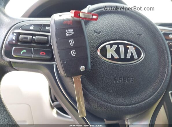 5XXGT4L3XGG115748 2016 KIA OPTIMA Maroon Dashboard view