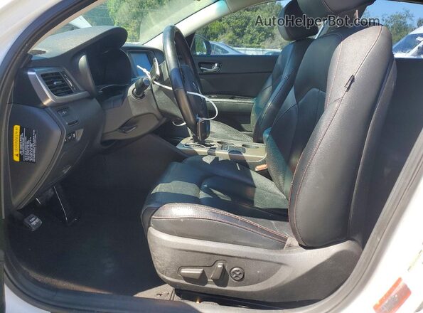 5XXGW4L27GG091908 2016 KIA OPTIMA White Front interior view
