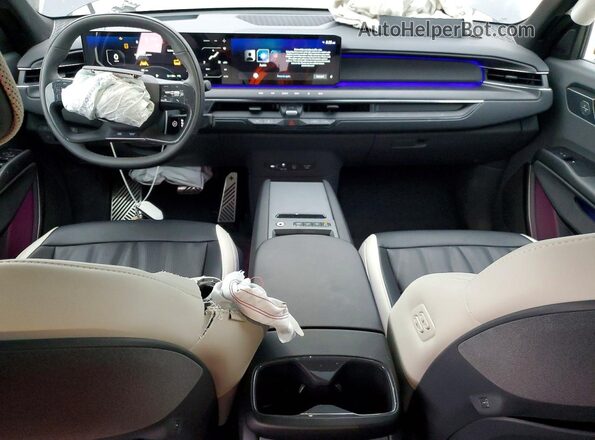 5XYAEFS50TG013038 2026 KIA EV9 Gray Vista del salpicadero