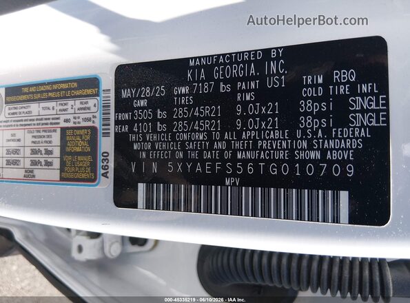 5XYAEFS56TG010709 2026 KIA EV9 White Vista del compartimento del motor