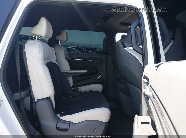 5XYAEFS56TG010709 2026 KIA EV9 White Vista de la etiqueta del VIN