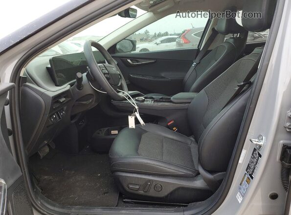 5XYC34JAXSG003522 2025 KIA EV6 Gray Front interior view