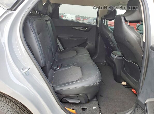 5XYC34JAXSG003522 2025 KIA EV6 Gray Rear interior view