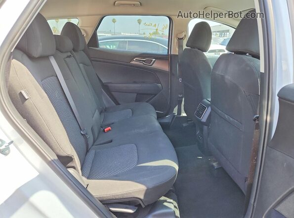 5XYK23DF9TG382689 2026 KIA SPORTAGE White Rear interior view