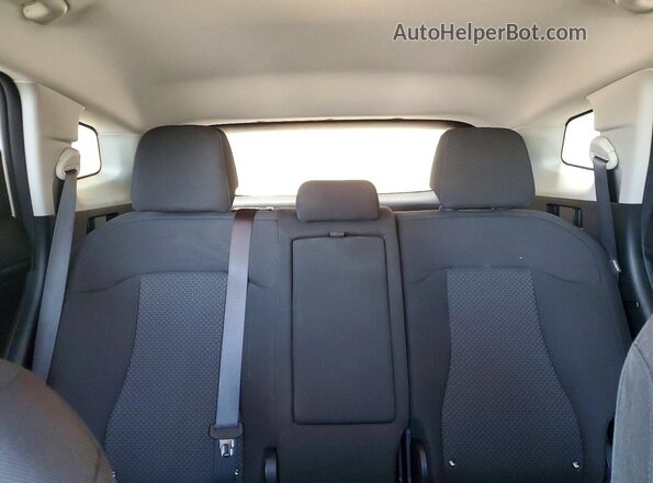 5XYK2CDF1TG375669 2026 KIA SPORTAGE White Вид задніх сидінь