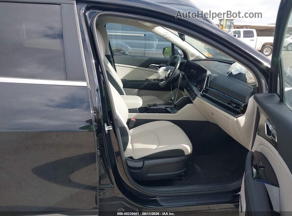 5XYK33AF4PG068259 2023 KIA SPORTAGE Черный Вид салона спереди