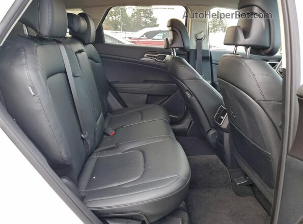 5XYK33DF3TG338135 2026 KIA SPORTAGE Белый Вид задней части салона