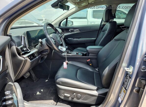 5XYK3CDF0SG247015 2025 KIA SPORTAGE Серебряный Вид салона спереди