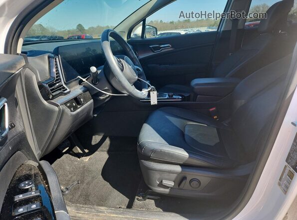 5XYK43DF1SG252544 2025 KIA SPORTAGE White Вид салону спереду