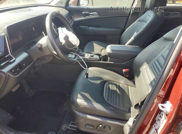 5XYK53AF3PG112455 2023 KIA SPORTAGE Бордовый Вид салона спереди