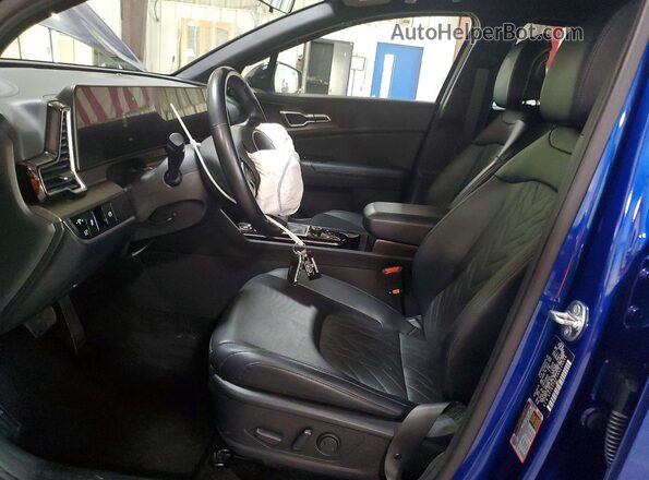 5XYK6CDF1RG210444 2024 KIA SPORTAGE Blue Вид салону спереду