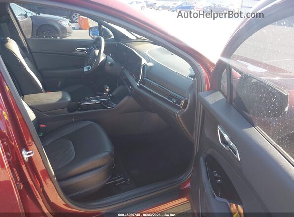 5XYK6CDF2SG258038 2025 KIA SPORTAGE Red Widok wnętrza z przodu