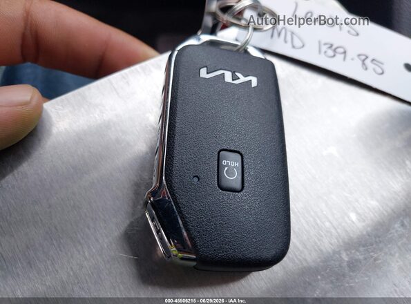 5XYK6CDF8SG274342 2025 KIA SPORTAGE Maroon Вид панелі приладів