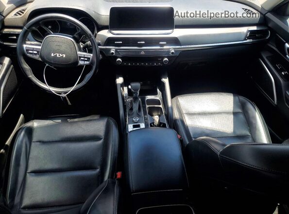5XYP24HC2NG265440 2022 KIA TELLURIDE Burgundy Вид панелі приладів