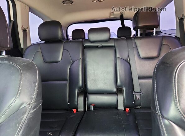 5XYP2DHC4NG208303 2022 KIA TELLURIDE White Rear seats view