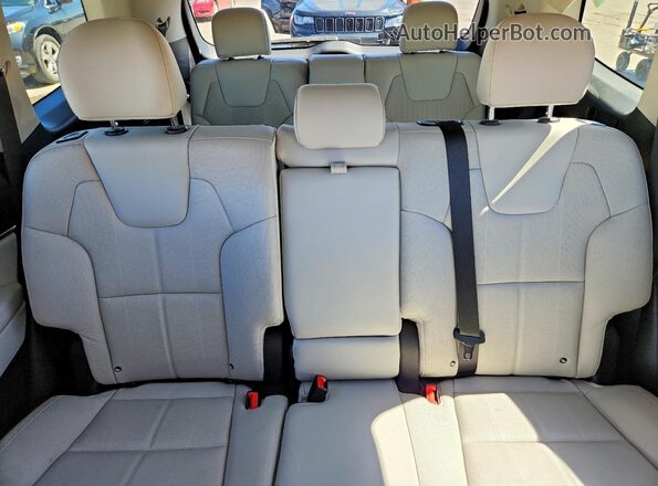 5XYP34HC5NG239654 2022 KIA TELLURIDE Gray Widok tylnych siedzeń
