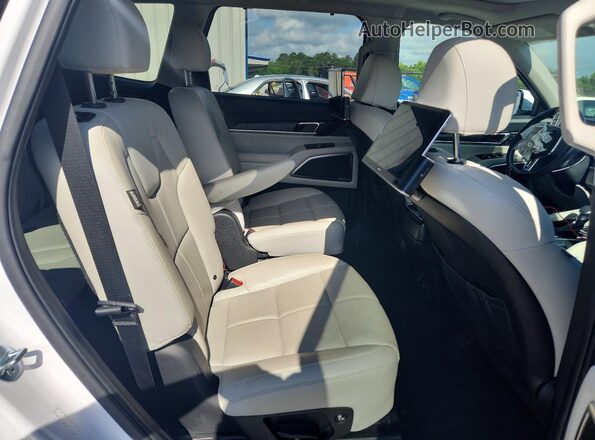 5XYP54GC6PG383843 2023 KIA TELLURIDE White Вид задньої частини салону