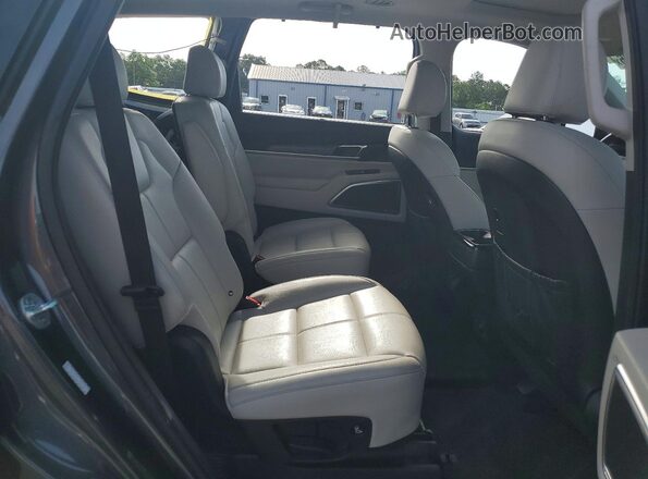 5XYP54HC4LG072520 2020 KIA TELLURIDE Gray Rear interior view
