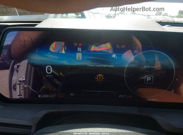 5XYP5DGC2PG375450 2023 KIA TELLURIDE Gray Widok tylnych siedzeń