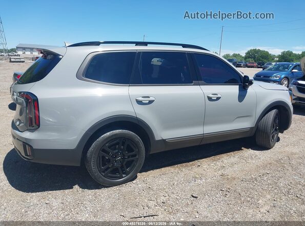 5XYP5DGC7PG322355 2023 KIA TELLURIDE Silver Rear interior view