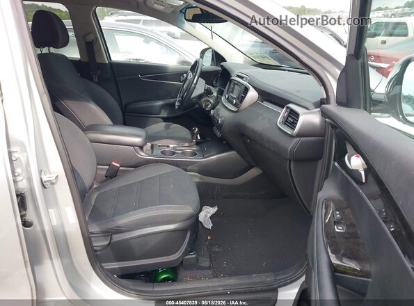 5XYPGDA30GG024345 2016 KIA SORENTO Silver Вид салону спереду