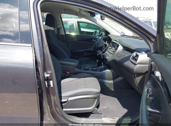 5XYPGDA30HG337431 2017 KIA SORENTO Gray Vista interior delantera