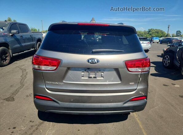 5XYPGDA31GG090905 2016 KIA SORENTO Silver Հետևի տեսք