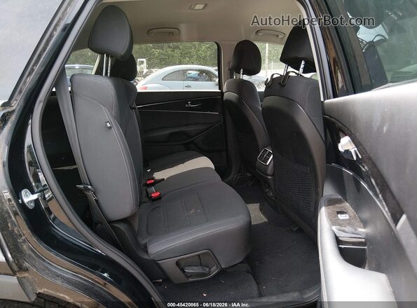5XYPGDA32HG256107 2017 KIA SORENTO Black 
