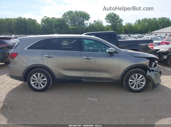 5XYPGDA32KG552879 2019 KIA SORENTO Gray 360 interior view