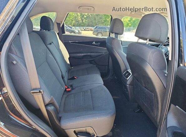 5XYPGDA3XHG289775 2017 KIA SORENTO Черный Вид задней части салона