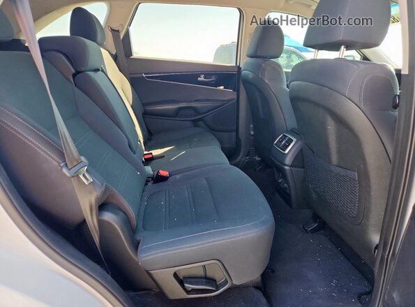 5XYPGDA3XKG434708 2019 KIA SORENTO White 