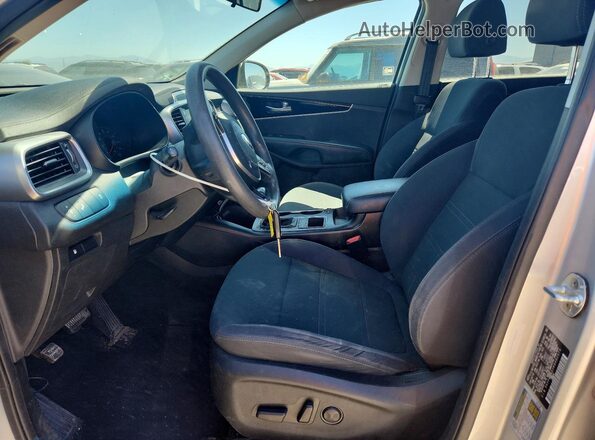 5XYPGDA51KG482079 2019 KIA SORENTO Silver Widok wnętrza z przodu