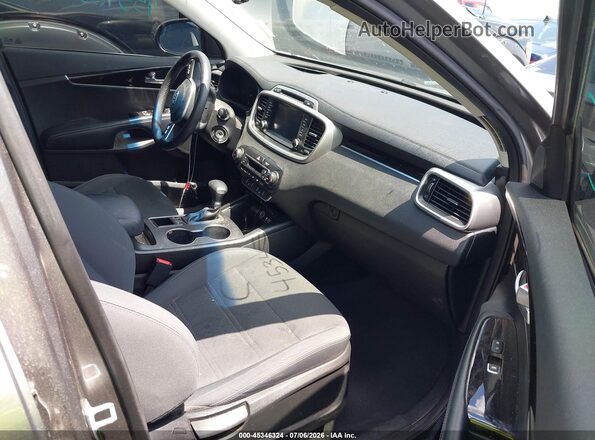5XYPGDA52KG546677 2019 KIA SORENTO Gray Widok wnętrza z przodu