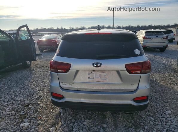 5XYPGDA53KG560314 2019 KIA SORENTO Серебряный Вид сзади