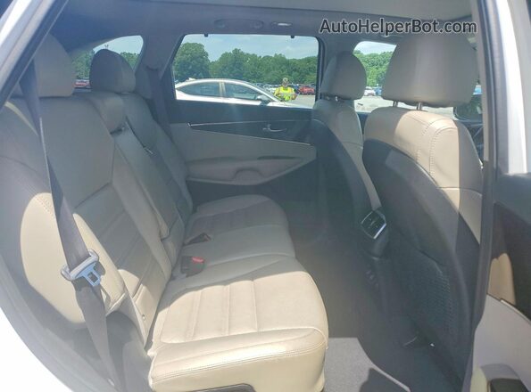 5XYPH4A52JG359063 2018 KIA SORENTO White Rear interior view