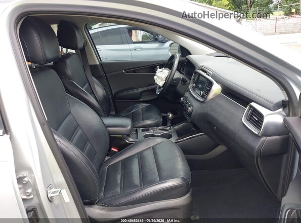5XYPH4A58HG315501 2017 KIA SORENTO Silver Widok wnętrza z przodu