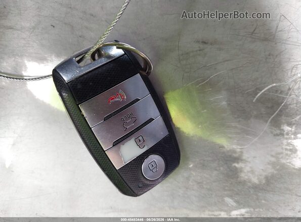 5XYPH4A58HG315501 2017 KIA SORENTO Silver Widok deski rozdzielczej