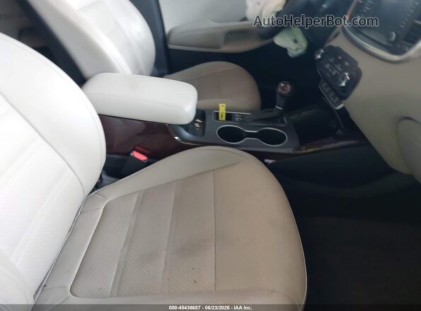 5XYPHDA51HG322211 2017 KIA SORENTO Burgundy Widok wnętrza z przodu