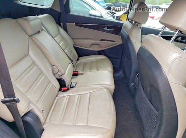 5XYPHDA53JG417567 2018 KIA SORENTO White Widok wnętrza z tyłu