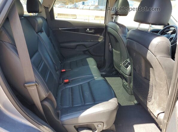 5XYPHDA5XLG706397 2020 KIA SORENTO Gray Rear interior view