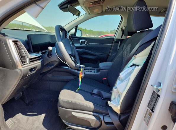 5XYRG4JC3TG442546 2026 KIA SORENTO White Front interior view