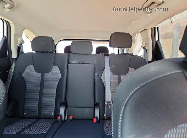 5XYRG4JC3TG442546 2026 KIA SORENTO White Rear seats view