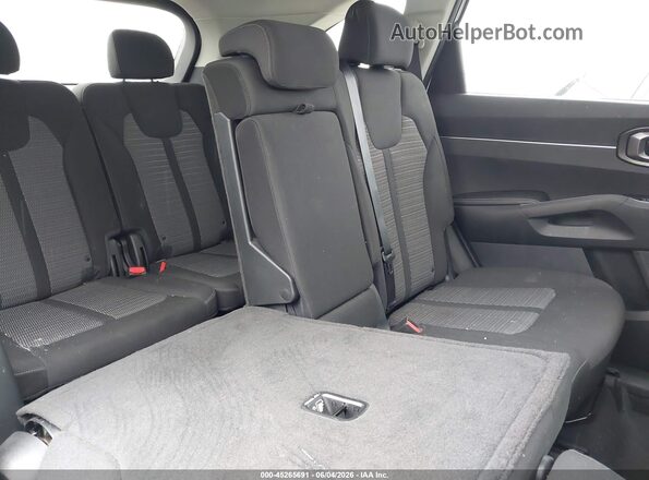 5XYRG4LC8PG245598 2023 KIA SORENTO White Widok naklejki z numerem VIN