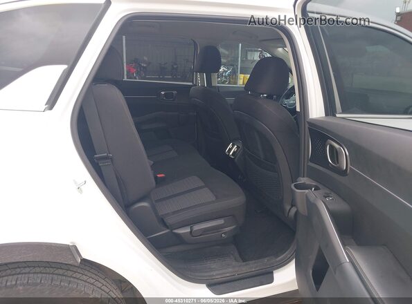 5XYRG4LC8PG248663 2023 KIA SORENTO White Widok naklejki z numerem VIN