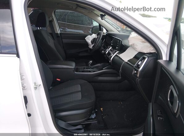 5XYRG4LC9NG134331 2022 KIA SORENTO White Front interior view