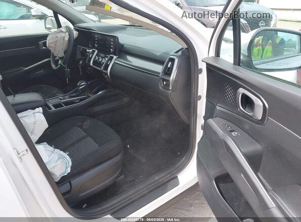 5XYRGDLC8NG106536 2022 KIA SORENTO White Front interior view